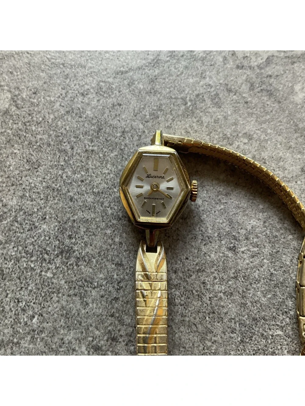Beautiful Vintage Lucerne Womens Mechanical Watch 17mm Gold Tone Case & Band A2